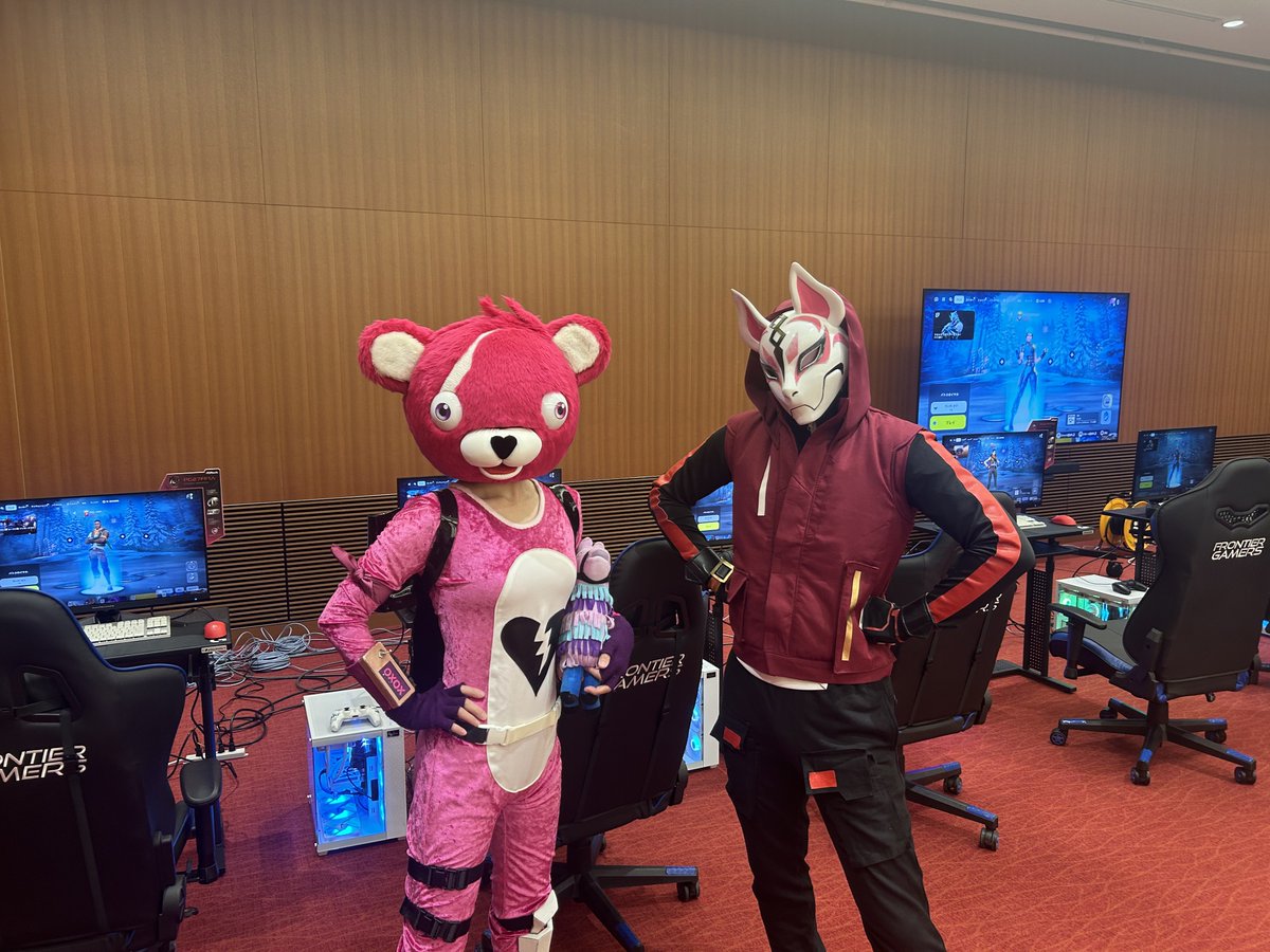 VERSUS【Def.】 tweet media