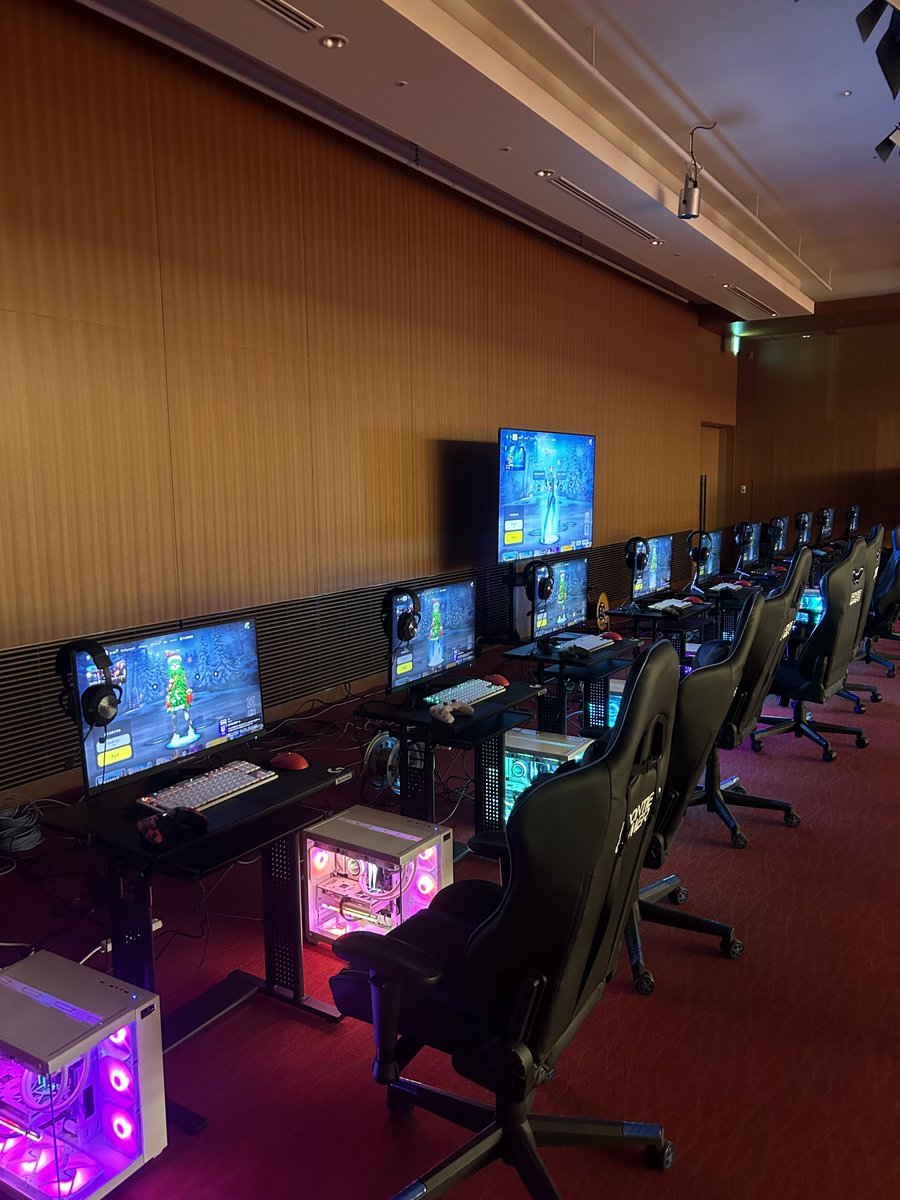 VERSUS【Def.】 tweet media