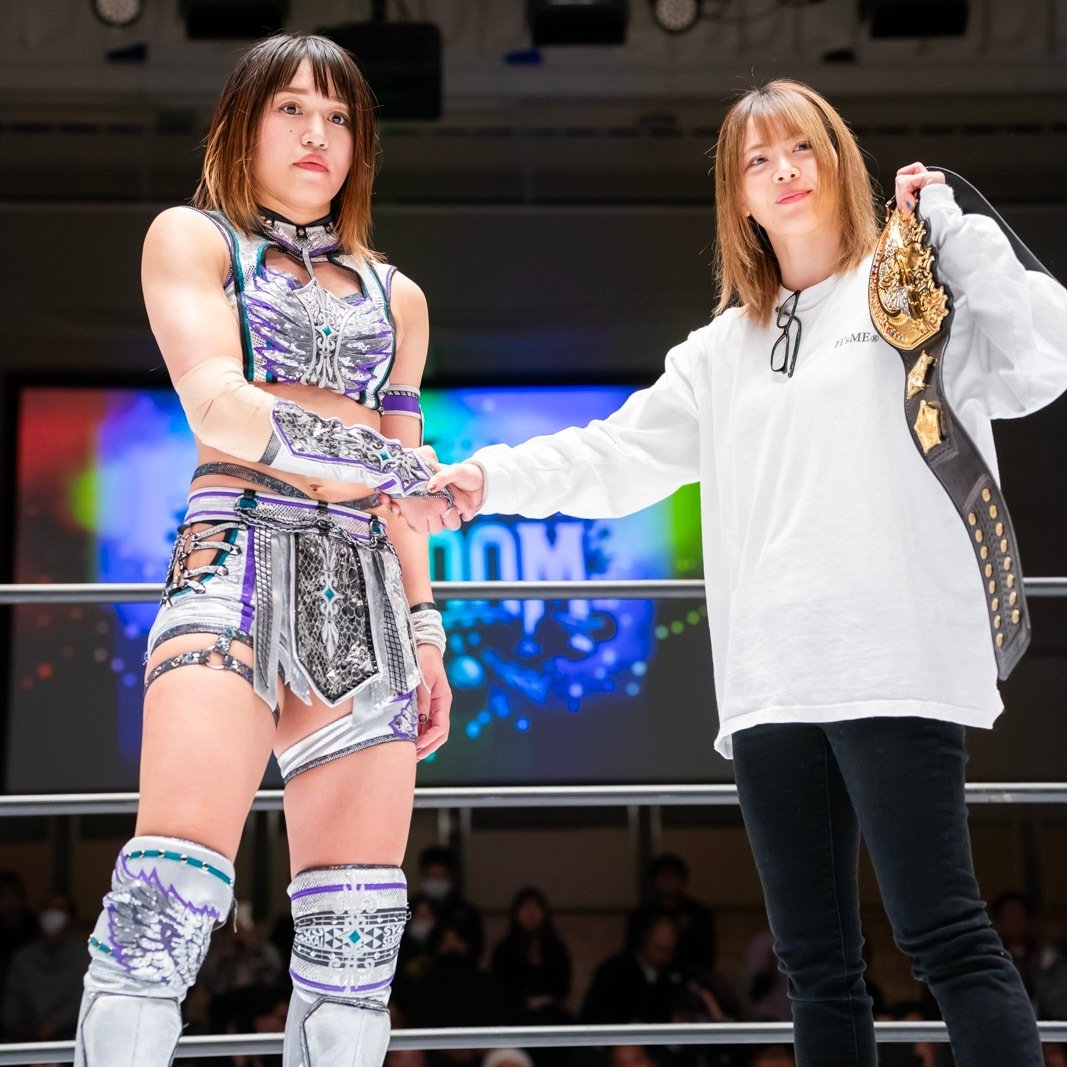 January 4 at Tokyo Dome City Hall, Mayu Iwatani defends the IWGP Women's title against Syuri!! It's ITTENYON!!! What is Ittenyon? It's simply 1.4 (1) ii (ichi) (.) ten (4) yon Two of the greatest in the world go at it! This is Stardom!!!