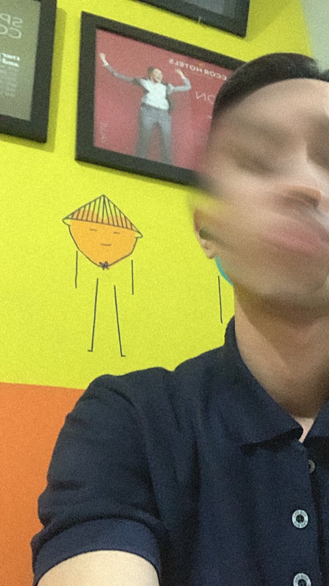 kikoxxb's tweet photo. Ada anak kitchen, setiap ke office pasti suka kali ngunyel-unyel sampe badan pun ngikut bau bawangnya 😂, masalahnya risih tau dliatin 1 kntr, klo berdua tadi gpp🤪, tapi hilangin dulu bau bawangnya 🤣 https://t.co/YyUk6HTToz
