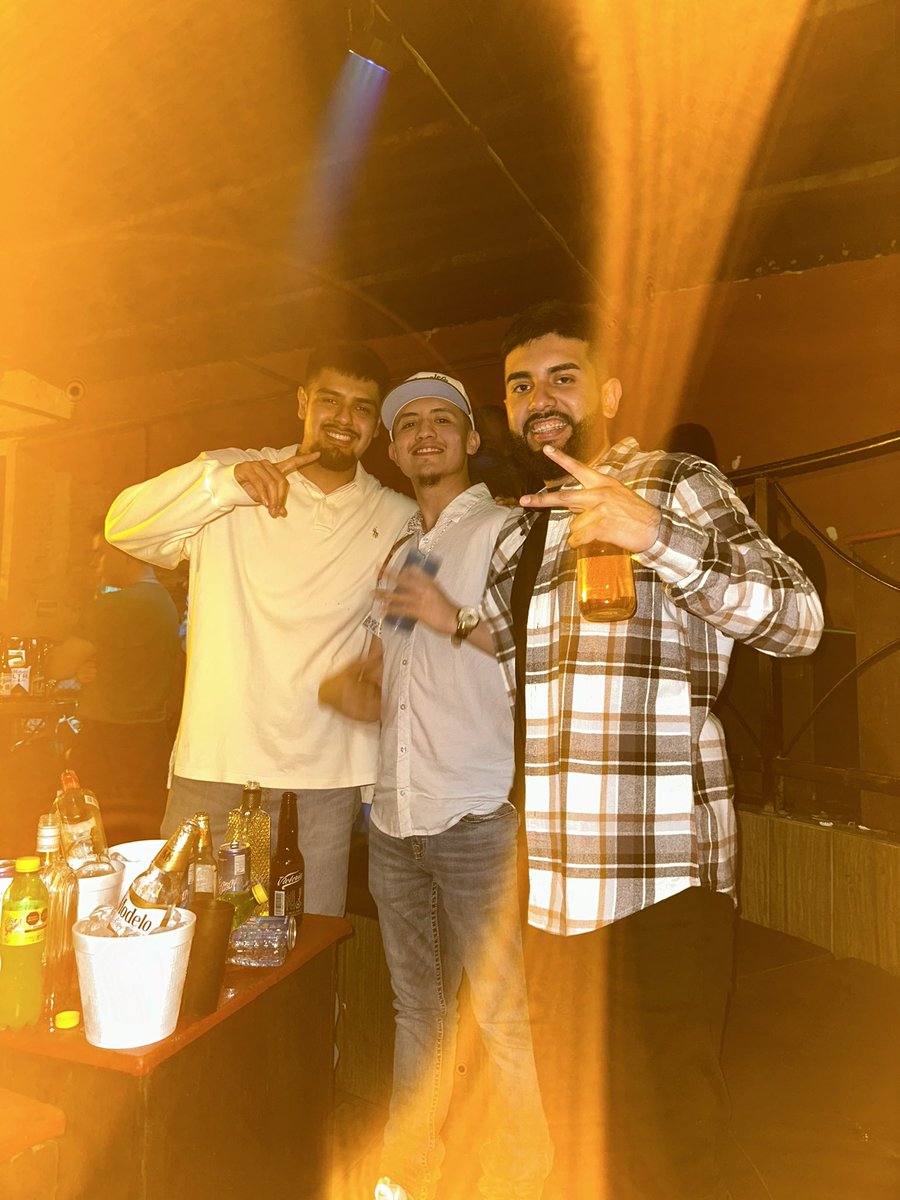 frvncoj's tweet photo. We made it https://t.co/08xmAV8c5y