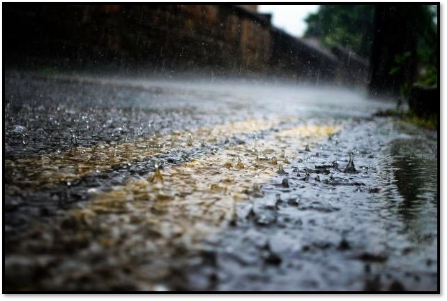 Today's tip:

Heavy downpours produce a lot of #rain.

This in turn, causes excessive surface water to build up quickly on all roads which could cause aquaplaning &amp; loss of control.

Slow down#
Increase distances#
Use dipped headlights
Drive to arrive

#Roadsafety via <a href="/dharford79/">Dave Harford</a>