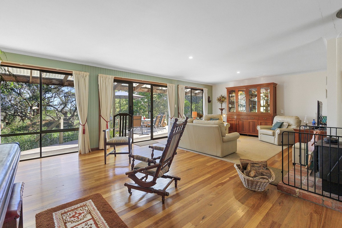 singularealty's tweet photo. Fish Creek's Picture-Perfect Gardener's Retreat: 160 Soldiers Road, Fish Creek  
🛏️ 4 | 🛁 3 | 🚘 3 |

https://t.co/cfZMrNWHm7

Elegance Melds with Nature's Harmony 🌿

Be captivated by the serene char...
#FishCreekRetreat #EleganceInNature #GardenersDream #OneLifestyle https://t.co/g0U7elsgTc