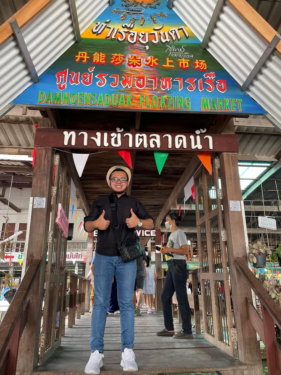 MalaysianFoods's tweet photo. TRIP JIMAT HATYAI 2023

Bulan lepas ke Hatyai, Buat keputusan last minute untuk pergi naik kereta sendiri Macam leceh dan susah weh kalau naik bas atau van.

First time drive ke luar negara, mestilah berdebar. Hahaha. Tapi bila tengok ramai ja rakyat Malaysia drive dan ride ke sana, terdetik dalam hati mesti senang.

📌Thread!