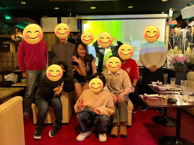 先日は「スナックあゆみ｣にご来場いただきありがとうございました✨️ クリスマスプレゼントもお土産も沢山✨️ 最後の集合写真しかとれませんでしたが、範田紗々ちゃんはじめ沢山の方々にきていただけでてめちゃくちゃうれしかったです✨️&hellip;