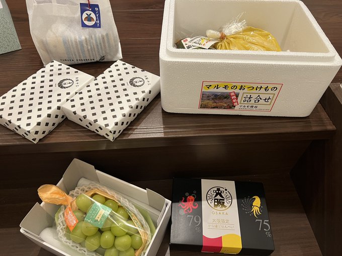 んで持って 今年最後の撮影会✨️ 罰ゲームで、、、 ま、よしとしてくださいww  最近痩せたらいいんか現状維持かわからんくなってきた、、。。  仕事的には今の方がよいとの、、、 どーしたらえーんやーーーー ちなみに罰ゲーム終わったらなぜか2キロおちましたww  来てくれてみんなありがとうね💕