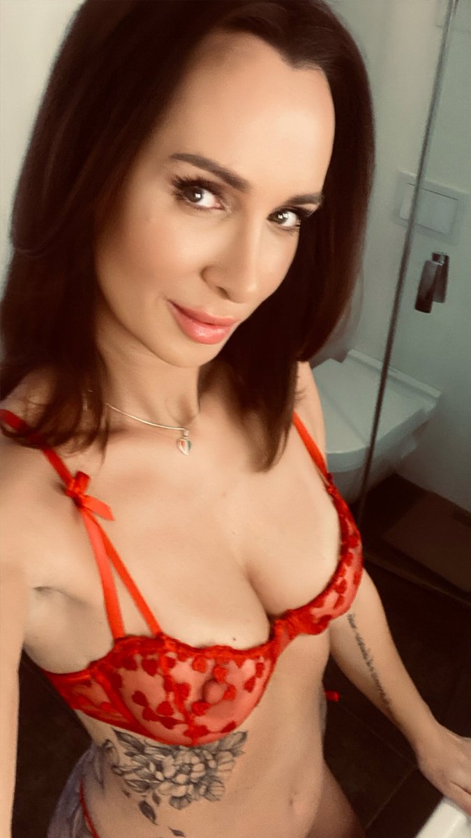 Bellavalen36261's tweet photo. Ready for the Day Babe 😉😘 https://t.co/aL02BhQjlo
