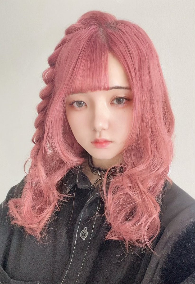fuyu_ki_go's tweet photo. 髪の毛染めて、撮影して、暴れまくった後の宣材写真。髪の毛ボサボサ。 https://t.co/FpE3YjYKZe