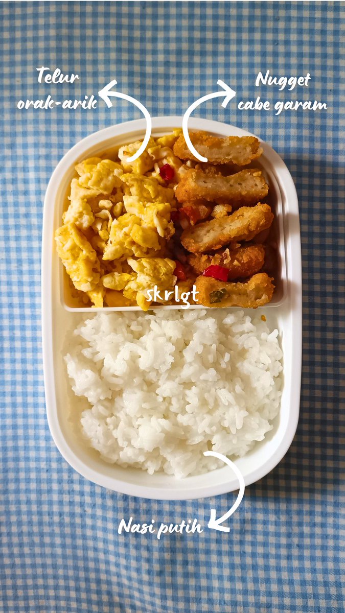 nuruldewis's tweet image. Bekal 4 hari. Karena kerjanya 5 hari, seharinya maksi dari kantor 😁

#idebekal #bekalkantor