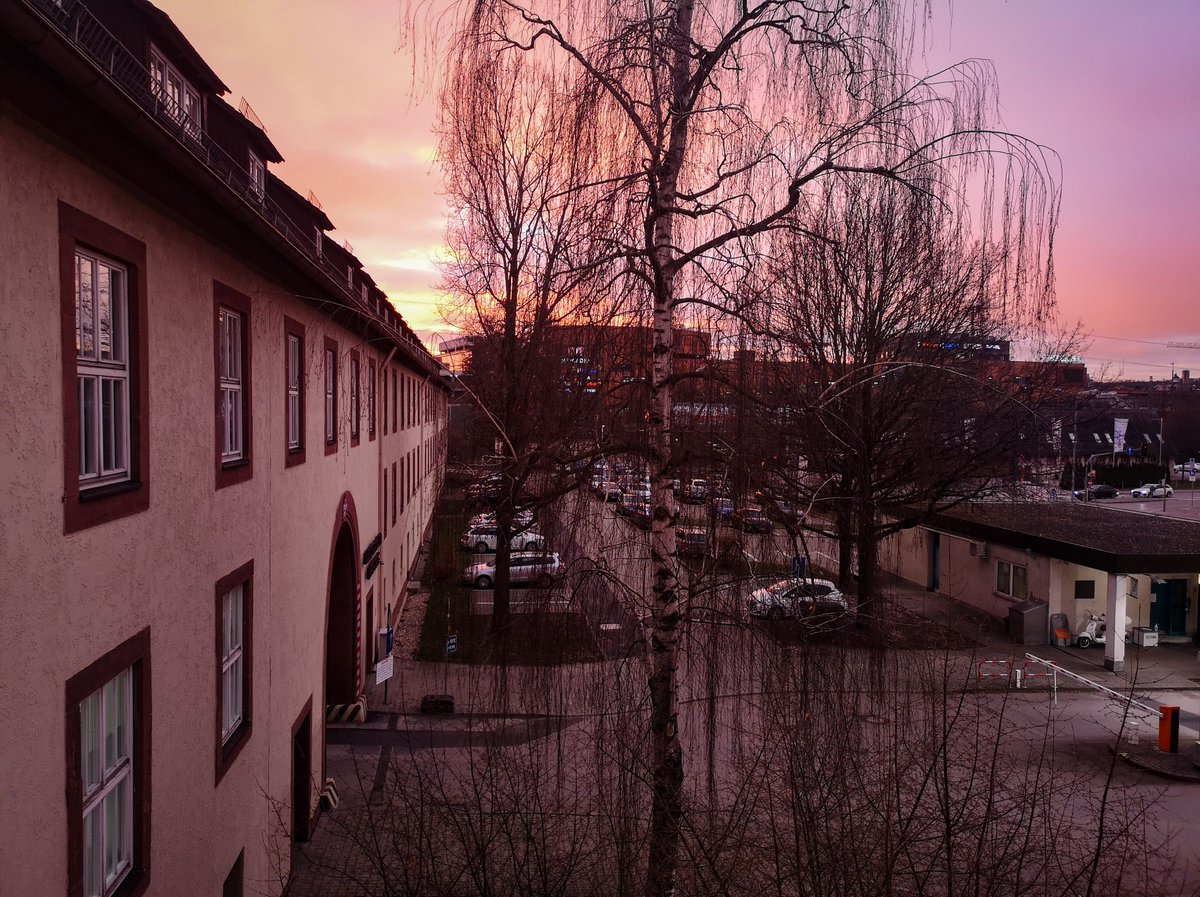 bpol_bw's tweet image. #GutenMorgen #Böblingen

Mit diesem schönen #Morgenrot wünschen wir euch einen guten Start in den Tag!
