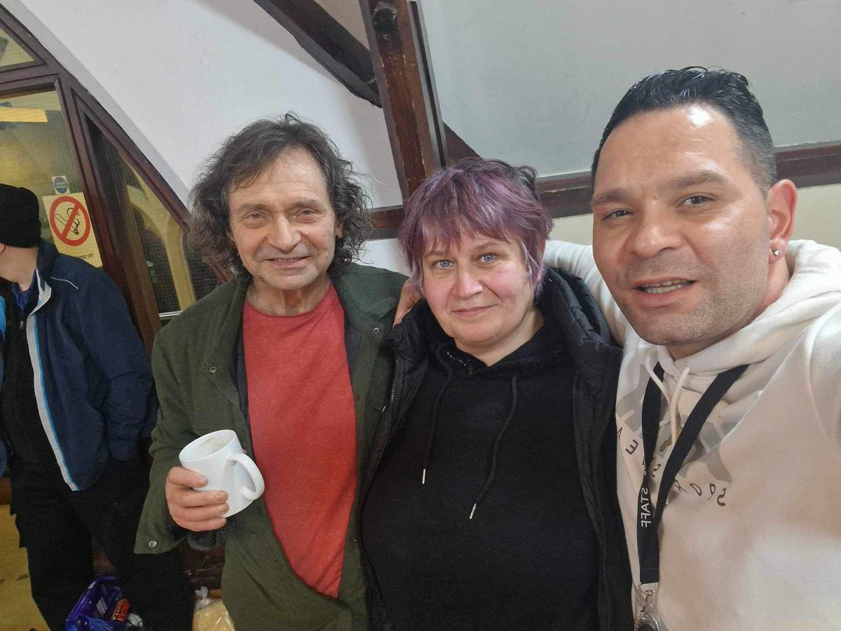 shabnam_sabir's tweet photo. A huge shout out to every single volunteer that made the beautiful Community meal a great success. Lots of smiles and special memories made @Oxford_Homeless Xmas meal on 27th December. #communitycompassion https://t.co/l0yDBn7ony