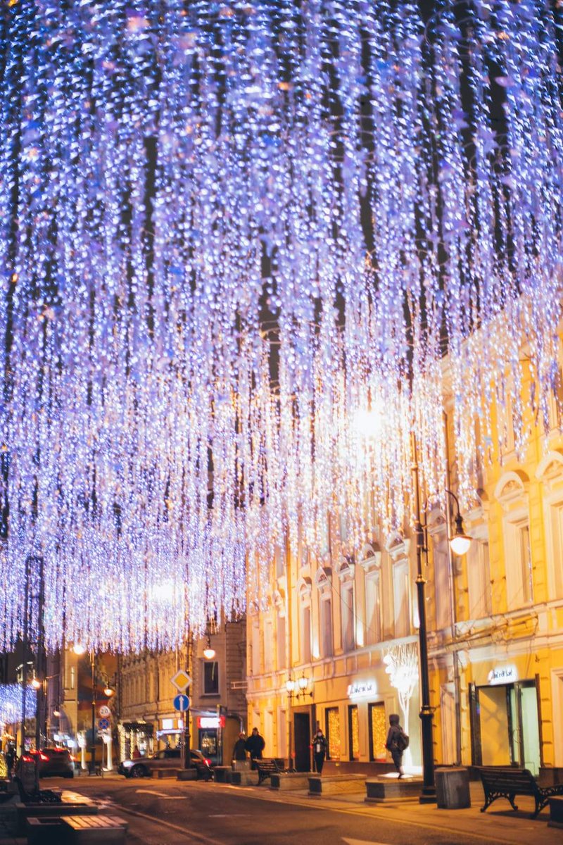 lemnsissay's tweet photo. "I work in rain" said the storm
As thunder broke apart
"I work in light" said dawn
As she spun the sun from the dark

Photo by Elina Fairytale https://t.co/W4ptvC1N6m