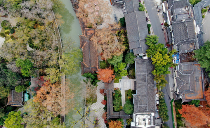 ailuqiao123's tweet photo. Yangzhou north of the moat along the forest layer to dye, colorful. #lifeiscolorful
寒冬时节,扬州北护城河畔层林尽染、色彩斑斓。 https://t.co/lKcfhSHxem