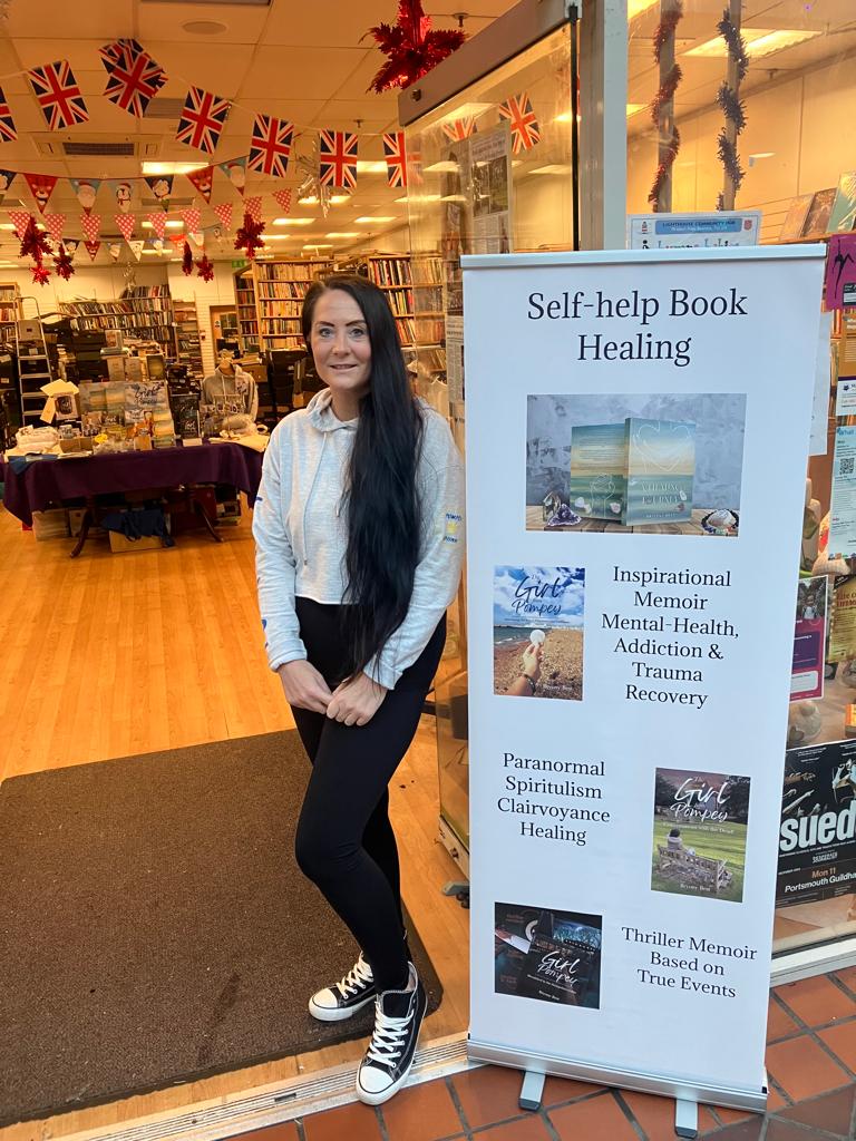 #Thursday #readers #authors 
I love thrillers &amp; memoirs 📚
I have published 4 books 📚 
I am a #SPIRITUAL person who writes books that are thought-provoking, concerning happiness &amp; life purpose. 
#writerslift #follow #connect 
#indieauthors drop your #book #cover #links