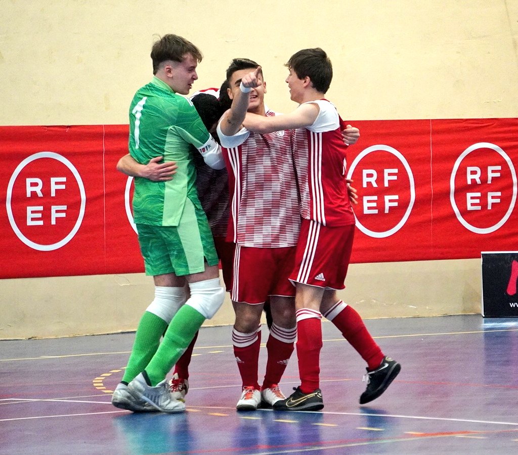 FCyLF's tweet photo. @FFCV_info 🇪🇸 Campeonato de España Selecciones #Futsal Sub19  ➡️ II Jornada 

⚽️ @FCyLF 2️⃣ - 0️⃣ @FFCV_info 

Gooooool goool de #Cyl marca José lo que primero intentó Pablo ¡ Claro que se puede 👏! https://t.co/UUGM6aw4HK