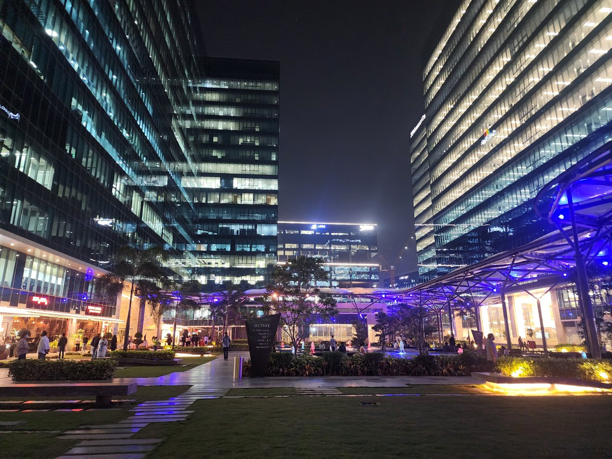 HyderabadMojo's tweet photo. #Cityscapes Nights at Sattva Knowledge City during winter are just pure vibes! 🤌

📸 : Self &amp; URSA009/SSC https://t.co/SCKl1S79xp