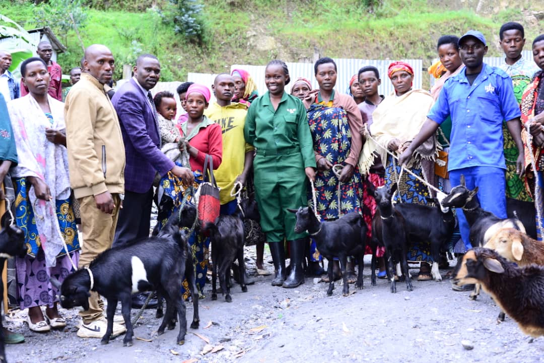RewuRwanda's tweet image. NBM celebrates Mining Day, emphasizing the importance of sustainable mining practices. The event highlighted the company's commitment to social responsibility and wellbeing of the population. #MiningDay #Sustainability: rewu.org.rw/20773/burera-n…