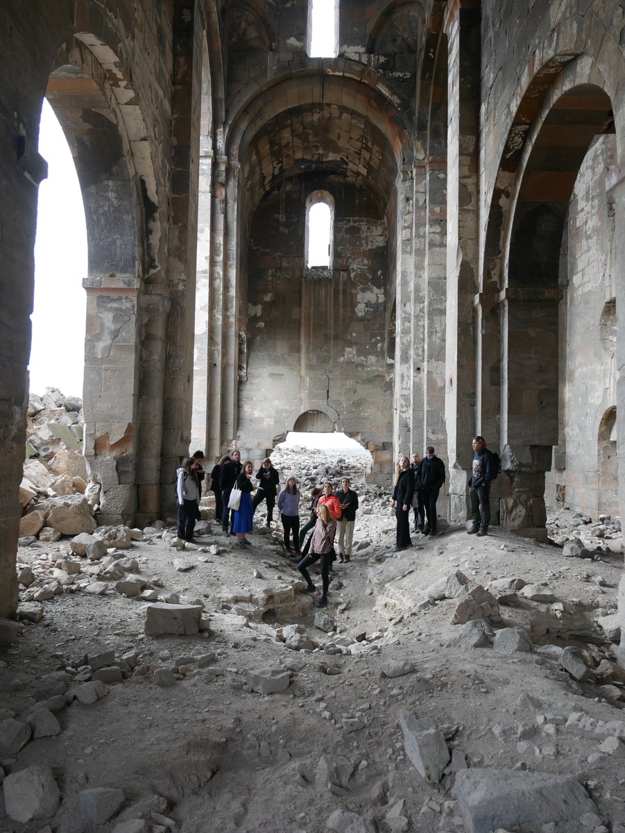 CenterEarly's tweet photo. The last building this year for our #Armenianheritage series - #Mren #cathedral.
One of the most impressive buildings in the region still stands in the middle of wastelands. Its condition, however, is alarming, scientists fear it will not survive the next earthquake.
@ArmEmbCz https://t.co/qVvpn78cEe