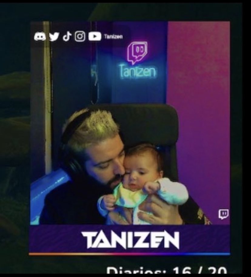 Lauravane45's tweet photo. @Tanizen Que rápido pasa el tiempo y que grande esta ale recuerdo cuando llegue y lo peque que estaba 🥹,feliz cumple ale te queremos mucho los dragoncitos 💜 https://t.co/cmtHluVtyP