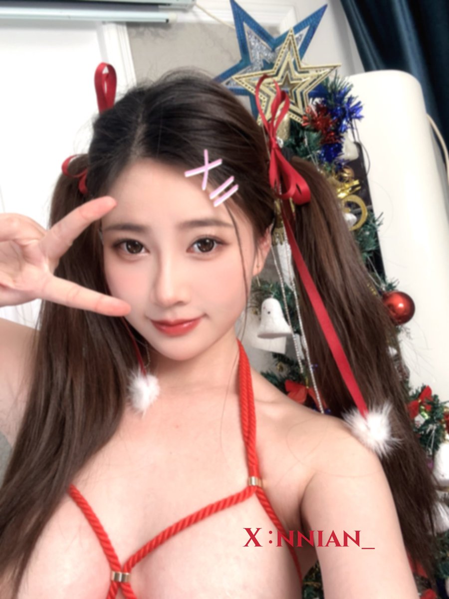 这套圣诞主题的写真和自拍月底前会更新在群里哦～～想看的宝宝抓紧来哦，过期就恢复原价啦 https://t.co/LW6gs0fBwC