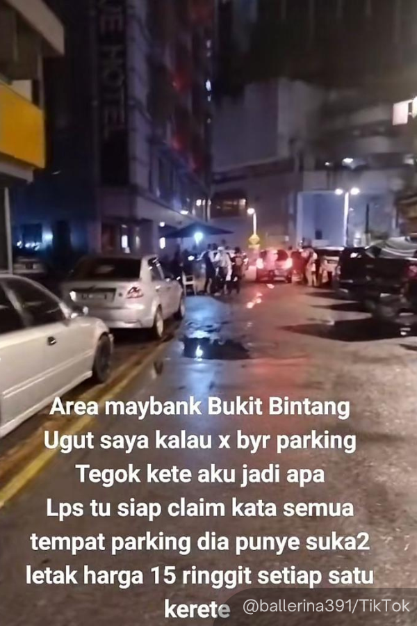 NewsBFM's tweet photo. 1. A woman discovered that her car was scratched after she refused to pay RM15 for parking in Bukit Bintang, Kuala Lumpur.

After sharing the incident on TikTok, netizens alleged that they, too, have been asked to pay parking fees ranging from RM10 to RM25 in the area. https://t.co/RrEZbLZdzt