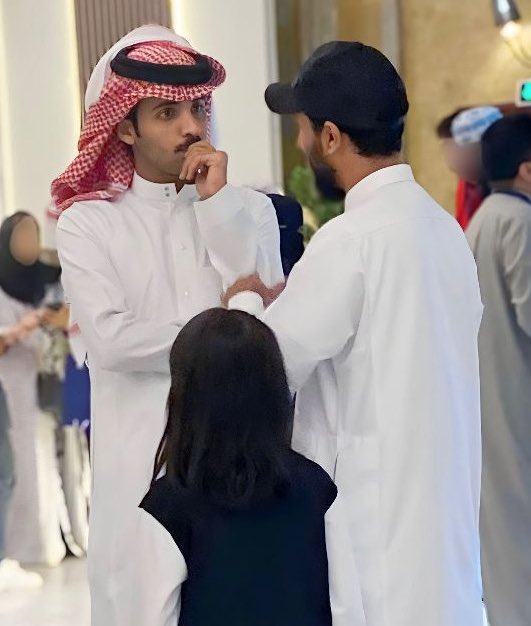 aTaberx's tweet photo. تشرفت بلقاء الأخ الغالي #بهاج الأكلبي في بوث #فيندر_في_معرض_المدينة 
ونعم الرجل والله يابومحمد🤍
@i7B77 https://t.co/JtXhtlVQFQ