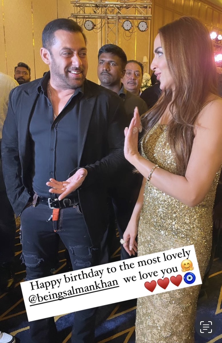 Team Esha Deol tweet media