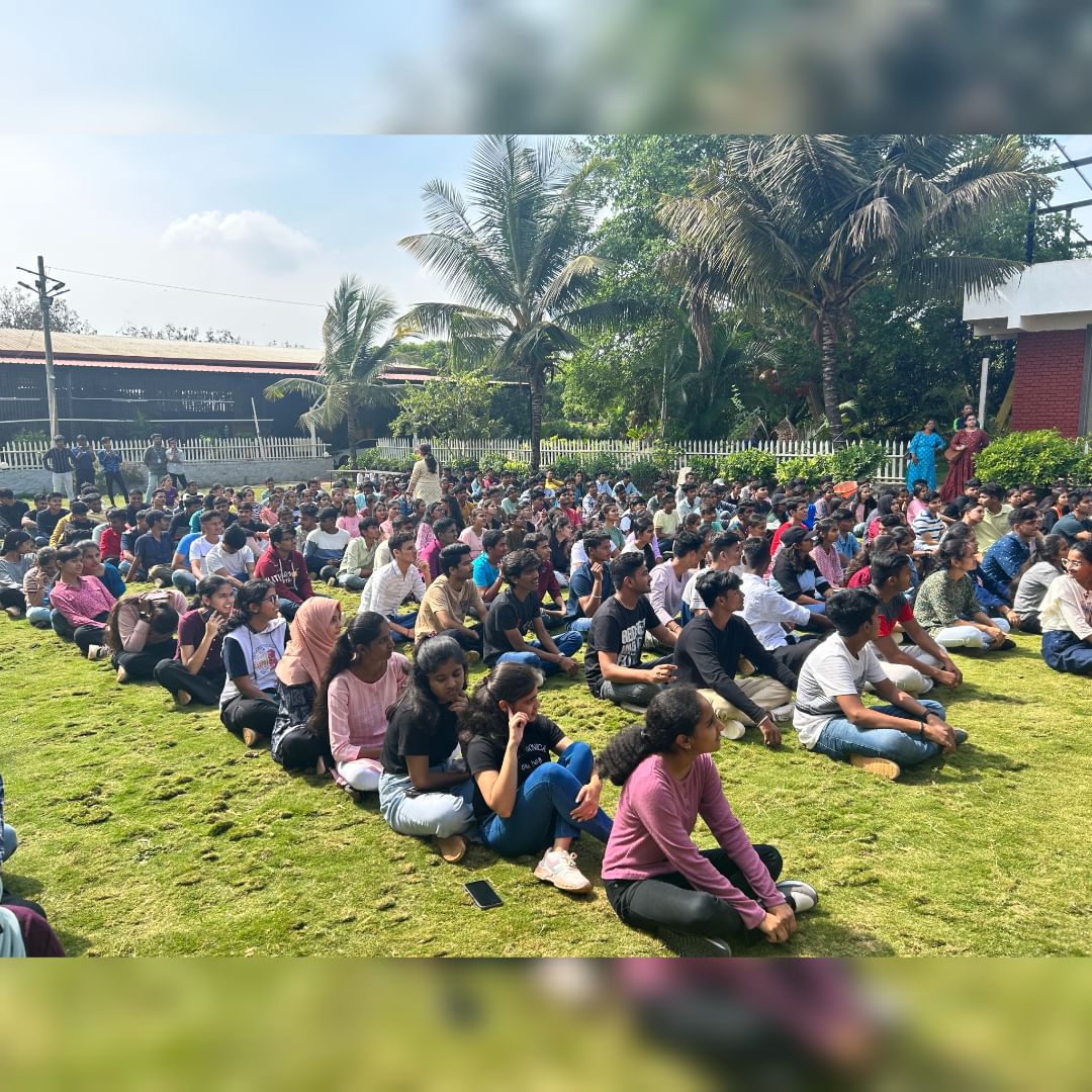 KLESBCA_HUBLI's tweet photo. Glimpses of Outbound 🏊♂️ ⚽️ 🏸
#techfarm #kle #klebca https://t.co/fnZW2LpAYd