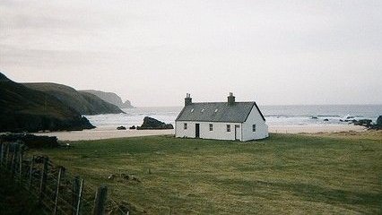 moodyonmoon's tweet photo. living on the hill https://t.co/Hj63KSEnhm