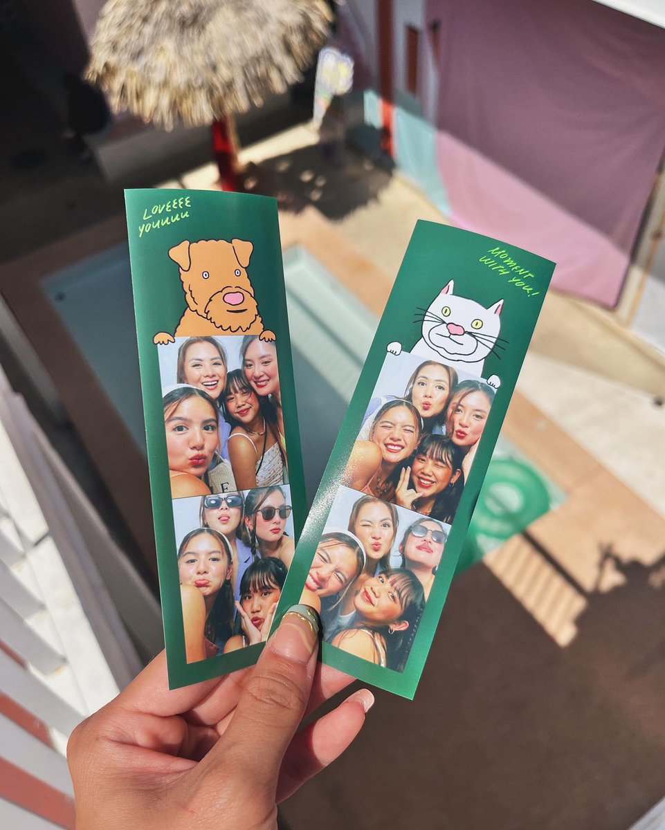 moriss_selena's tweet photo. That's what friends are for!🥰🥰🥰 https://t.co/4rCrMulZgf