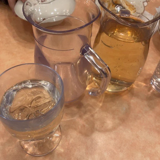 ワイン1リットルくらい飲んでしまいました。続きは家で飲みます。 (1.5リットル飲むとキツい)