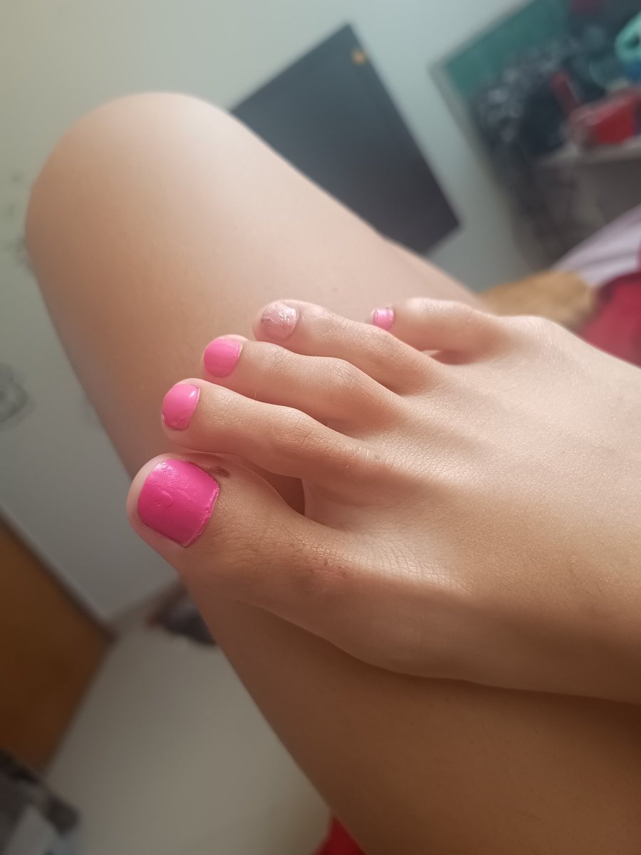 RAINHABELDMX's tweet photo. Última semana do ano em rosa 🌹 💞
Pack e sessão podo online!! 
Desconto especial de fim de ano, agiliza se não perde 
Chama na dm!! 👣🤑
#podo #feetseller #Packs #feet_pic #findomfeet https://t.co/U40z5dc8f5