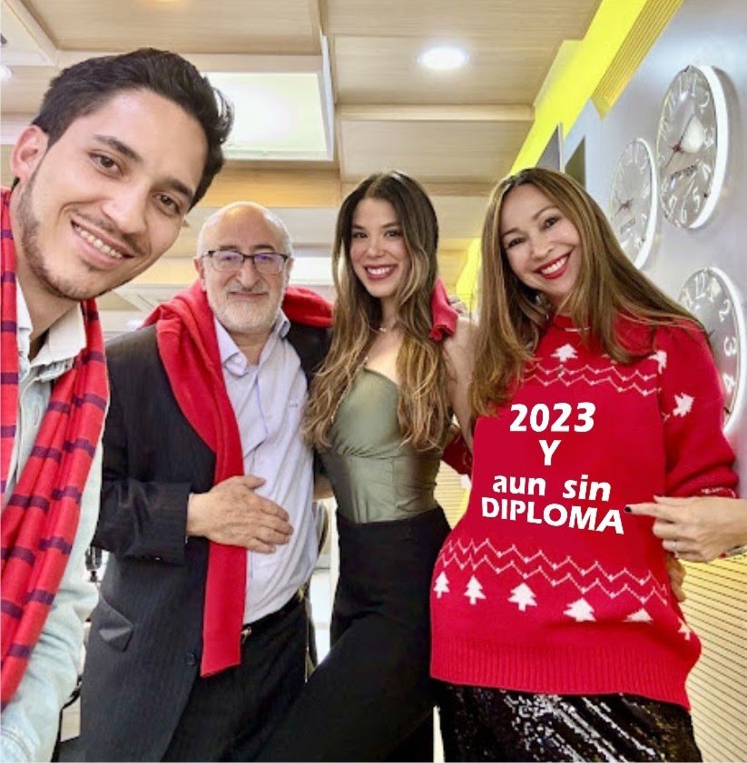 Manuel49934874's tweet photo. @darcyquinnr Una inocentada es...
Decir la verdad... https://t.co/NaTJrOPZ67