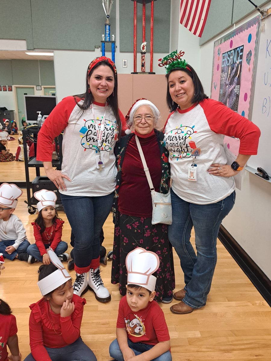 Hinojosa_AISD's tweet image. The Heart of @Hinojosa_AISD, Ms. Julie Mendoza (center), continues to be a great support even after hours at the holiday concert.  She taught at Hinojosa for many years and still substitutes to offer her strong bilingual knowledge. @Primary_AISD @AldineISD #MYALDINE #WATCHUSGROW