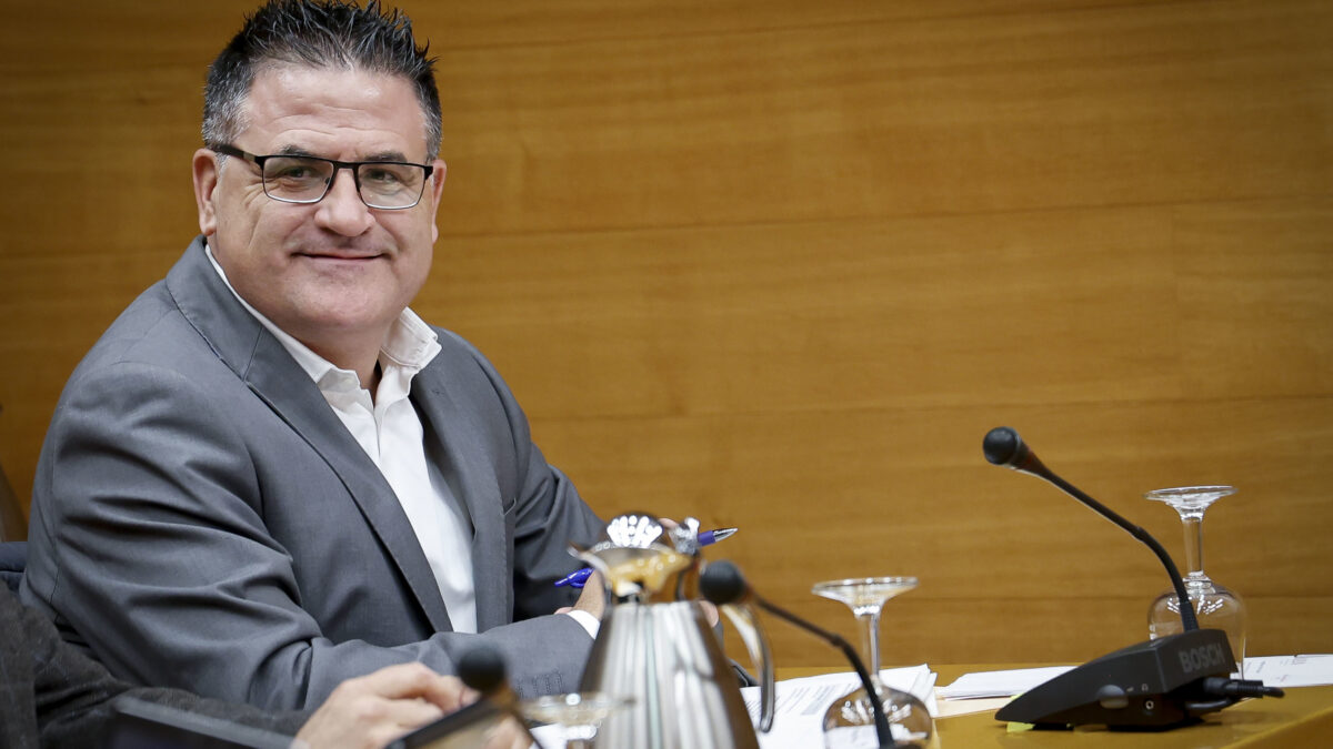 ppcv's tweet photo. Sánchez vuelve a dejar claro que la provincia de Alicante no está entre sus prioridades.

La decisión del Gobierno de Sánchez de no devolver la llegada y salidas de AVE a la estación de Atocha demuestra que nos han vuelto a mentir.

🗣️@JosRamn58571137

🔗https://t.co/pf8G0Or5Zv https://t.co/EIIK9AkNYp