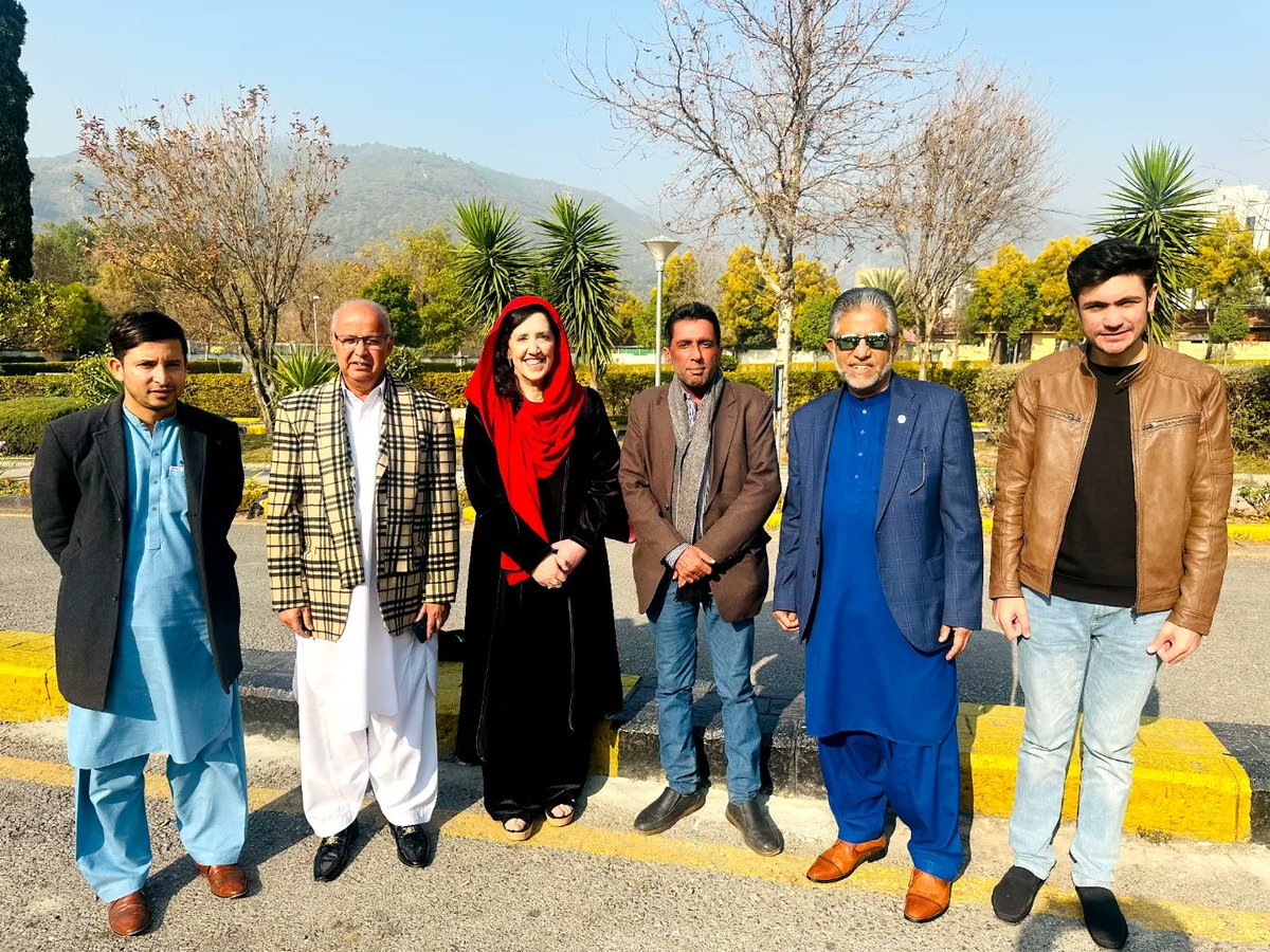 YouthCouncilPK's tweet photo. Lord Mayor of Manchester Councillor Yasmine Dar, Lord Mayor of Stoke on Trent Councillor Majid Khan, Raja Najabat Hussain Sitara I Pakistan Chairman JKSDMI, Muhammad Shezad Khan President Youth Council Pakistan, Raja Sajid Mehmood Country Coordinator JKSDMIPK met in Islamabad. https://t.co/PCjfiFcBZZ