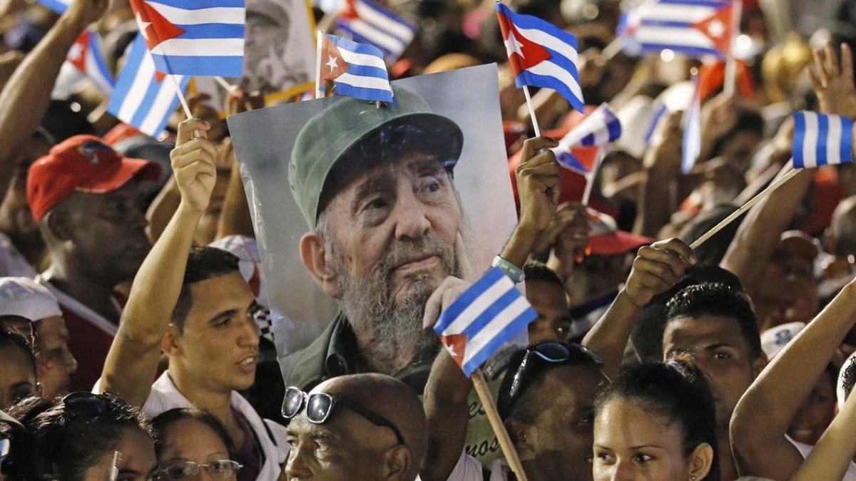 PartidoPCC's tweet photo. "A la Revolución nada ni nadie podrá vencerla”

                           #FidelPorSiempre

#EstaEsLaRevolución https://t.co/p7sfIKeiL0