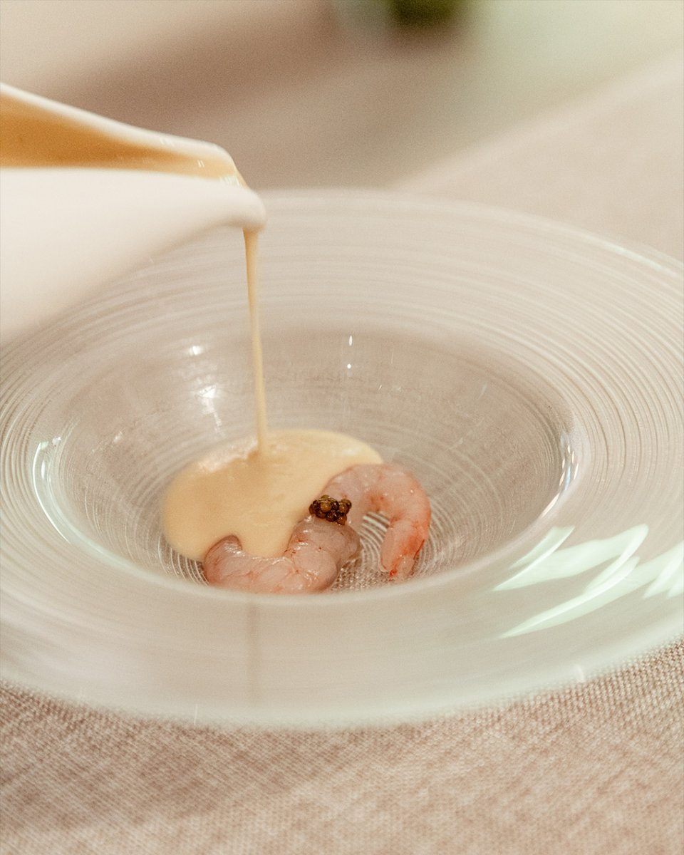 Una cocina “DE PRO”: de producto y de profesionales proactivos que la proyectan hacia adelante provocativamente.
.
🌍 restaurantemanzil.com
☎️ 854 745 906 / 622 909 082
📍 C/ Alfonso XII 13 #Sevilla

Pic by: @barfoodster