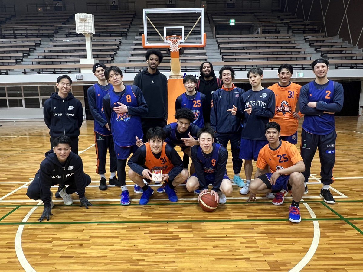 Birthday celebration for Tomi! 🎁🎊🎁