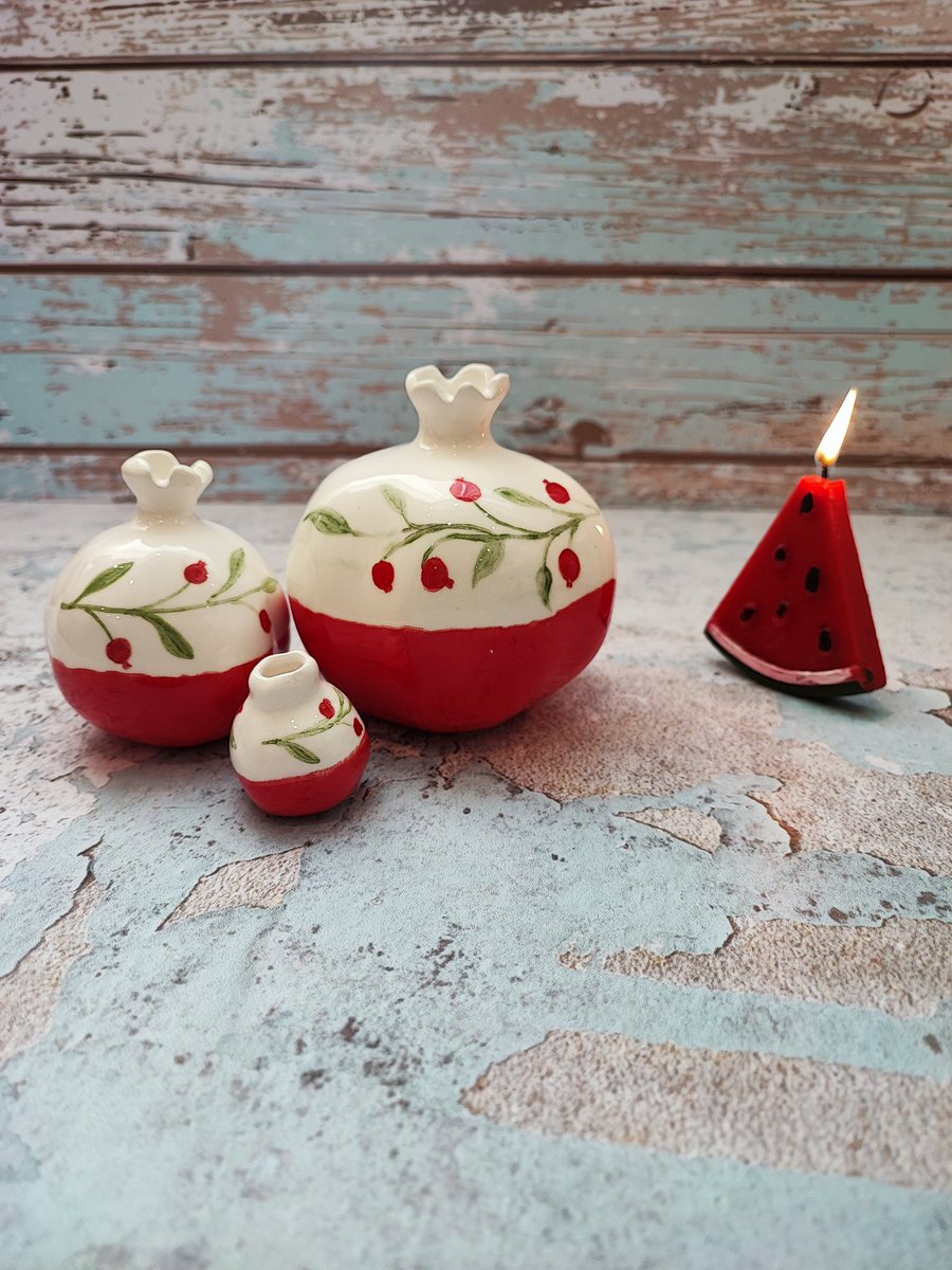 بمناسبت روز مادر این محصولات شامل ده درصد تخفیف هستند.
به قید قرعه به ریت کننده یک ست تقدیم میکنم برای مادرش.
#ریت بزنید لطفا و مادرتونو خوشحال کنید.