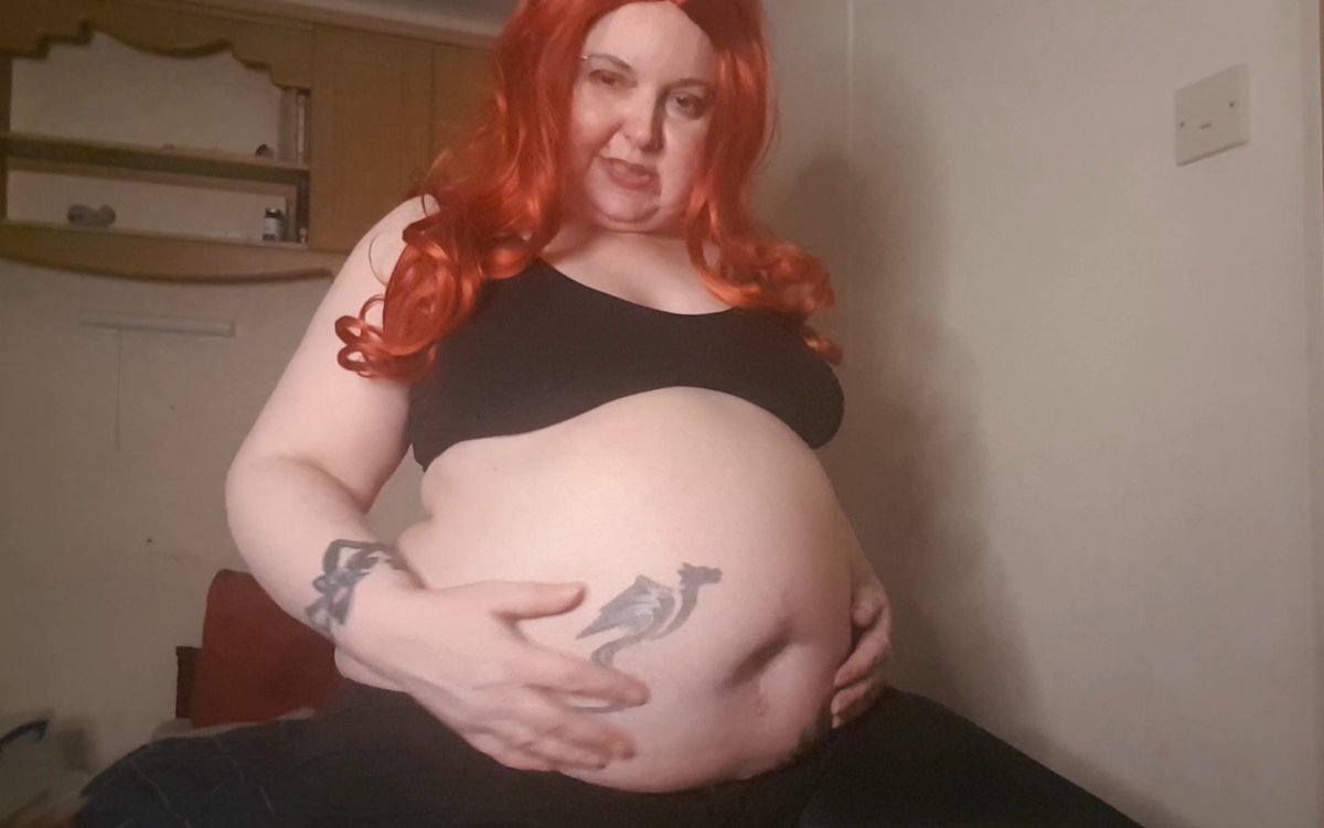 GurgleGoddess's tweet photo. Throwback to the first, accidental ice cream/coke bloat I ended up suffering around September this year 😅 ❤️ https://t.co/BrtK4xGm7d ❤️ #feedee #bloated #bloating #bloatedbelly #bigbelly #feedeebelly #hugegut #vore #stuffedgut #overate #potbelly https://t.co/KWIrbVI3Q9