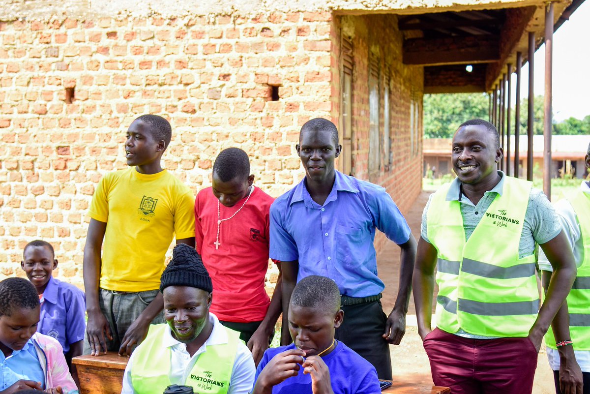 RotaryMedia256's tweet photo. Celebrating the joy of mentorship with Rotaract Club of @rctlakevictoria at St. Andrews Secondary School in the Wabulugu project! Together, we're shaping futures and making a positive impact. #RotaractJoy #WabuluguProjectSuccess https://t.co/RnchbhokDE
