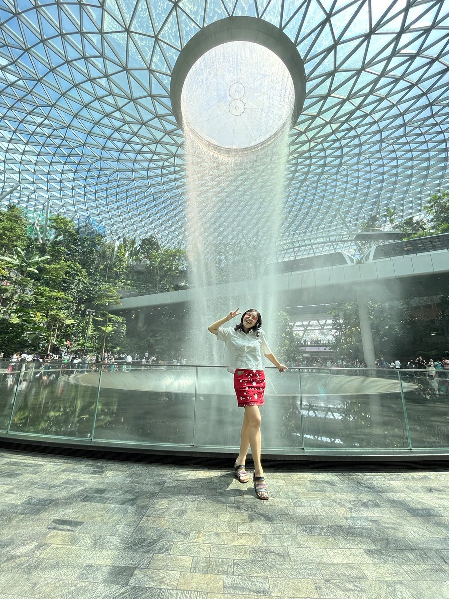 Lenny_diary's tweet photo. Changi : Best Airport in the world!

Imigrasi Cepat
Bagasi Keluar Cepat
Banyak Free Attractions
Fasilitas Bagus
Akses ke bandara mudah

Changi itu saking asiknya, aku selalu luangin waktu berapa jam pas landing/berangkat biar sempat eksplor.

Nih must visitnya yah! https://t.co/KiMUaMePRp