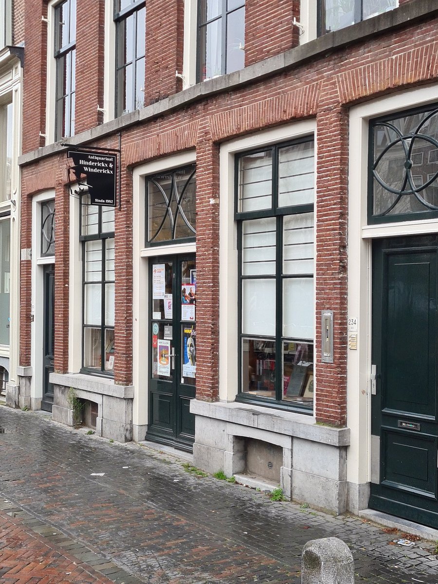 AdrianusPeters (@adrianuspeters) on Twitter photo Ter gelegenheid van mijn 60ste verjaardag is verschenen de beschouwing 'Twee luchtreizen', over gedichten van F. Harmsen van Beek en Remco Campert. Uitgave van <a href="/Hinderickx/">René Hesselink</a>, 80 exx, tekst met de hand gezet. Tekening <a href="/FlorisTilanus/">Floris Tilanus</a> Genummerde editie. Ik ben verguld en dankbaar. Ter gelegenheid van mijn 60ste verjaardag is verschenen de beschouwing 'Twee luchtreizen', over gedichten van F. Harmsen van Beek en Remco Campert. Uitgave van <a href="/Hinderickx/">René Hesselink</a>, 80 exx, tekst met de hand gezet. Tekening <a href="/FlorisTilanus/">Floris Tilanus</a> Genummerde editie. Ik ben verguld en dankbaar.