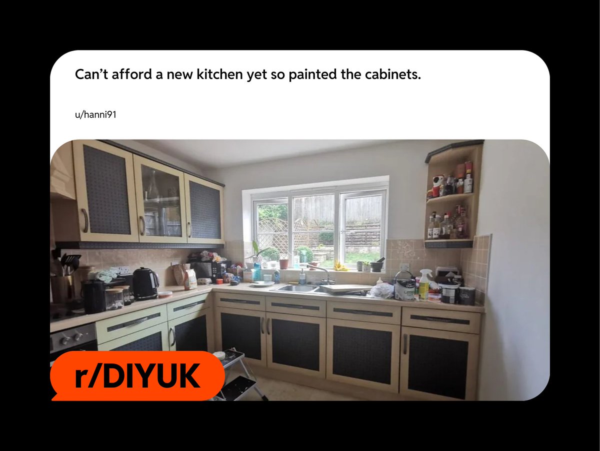 Reddit_UK's tweet image. From meh to masterpiece with just a paintbrush? Your cupboard glow-up deserves a chef's kiss u/hanni91! 👨‍🍳🎨 #KitchenMagic #DIY reddit.app.link/7d3CvD3ctFb