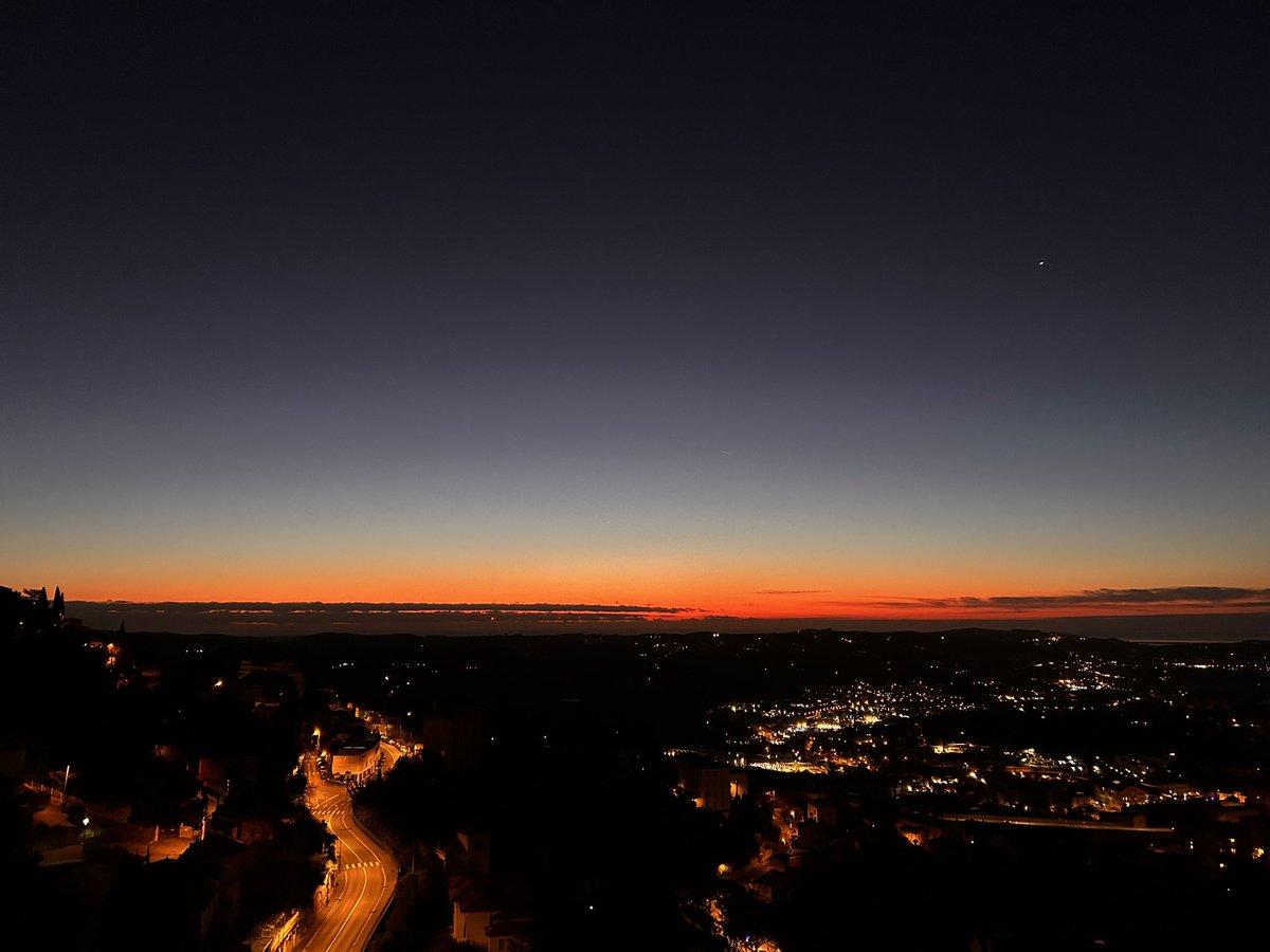 brunosmania's tweet photo. [#BONJOUR] #Grasse06 7h17
Aurore... https://t.co/pgdST5y29D
