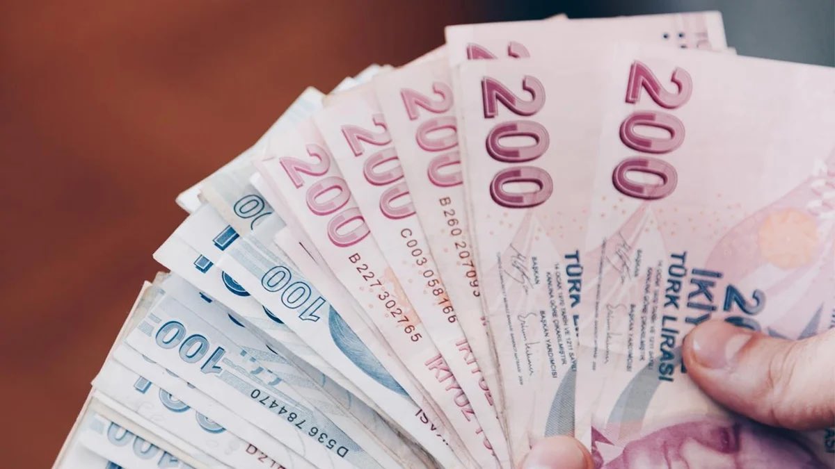 queenofbrokers's tweet photo. Asgari ücret %49 artışla ve refah payının da eklenmesiyle 17.002 ₺ açıklandı

Umarım yeni yılın ilk günlerinden itibaren erimeye başlamaz https://t.co/8Mv09VDwfn