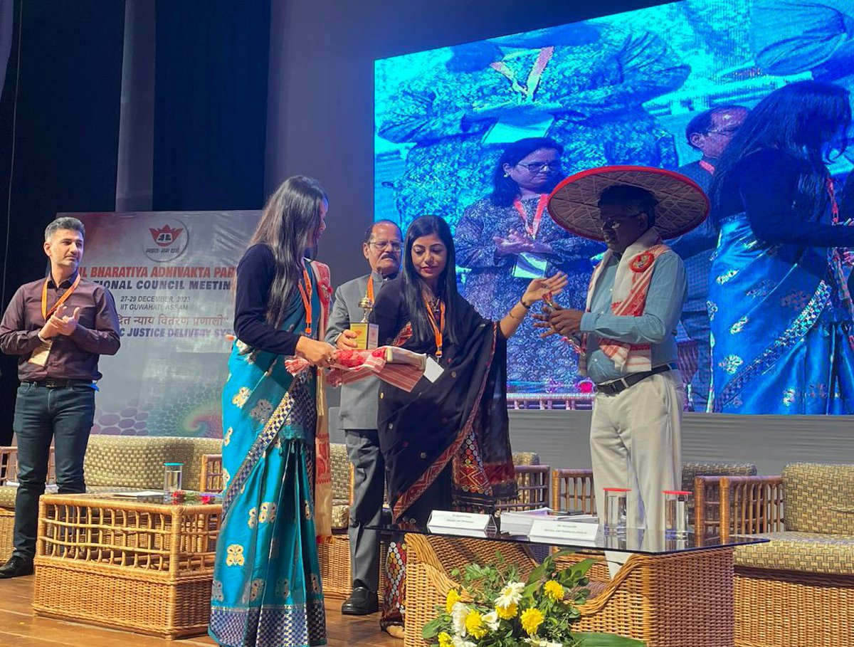 AdhivaktaP's tweet photo. Felicitation of the speakers and guests of the fourth session on ‘Criminal Law Reforms’ at the National Council Meeting, 2023 of @AdhivaktaP at IIT Guwahati, Assam.
#ABAP https://t.co/Ut47HUSrkE