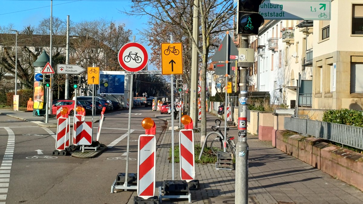 martin2mar's tweet photo. #Karlsruhe #Fahrrad #Fahrradstadt #Weinbrennerplatz https://t.co/YfASCt6tOf
