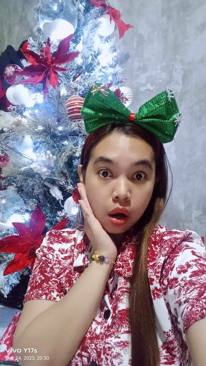 Stephanie021322's tweet photo. @Vivo_Phil 
I'm finding joy in the simple moments, savoring time with loved ones, and embracing the warmth of shared laughter and traditions, creating a cozy and cherished atmosphere this Christmas. #Vivo4Christmas https://t.co/ohS0if2r1N